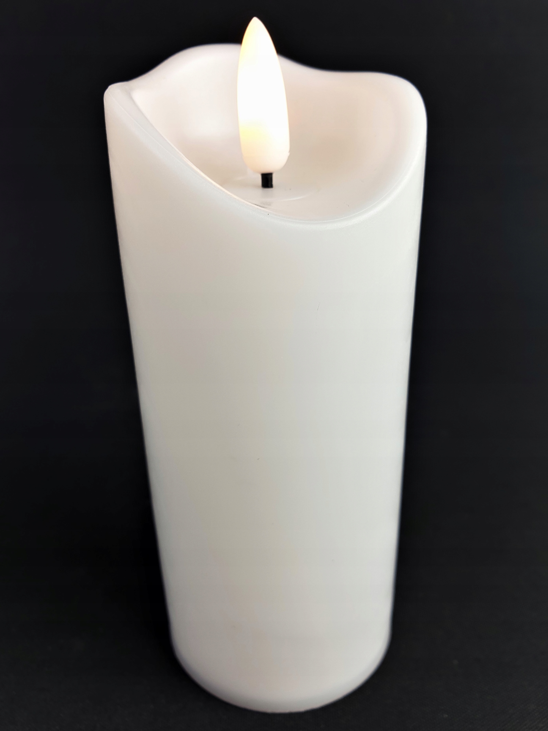 Świeca LED z efektem płomienia Cortina 12,5 cm - obrazek 4