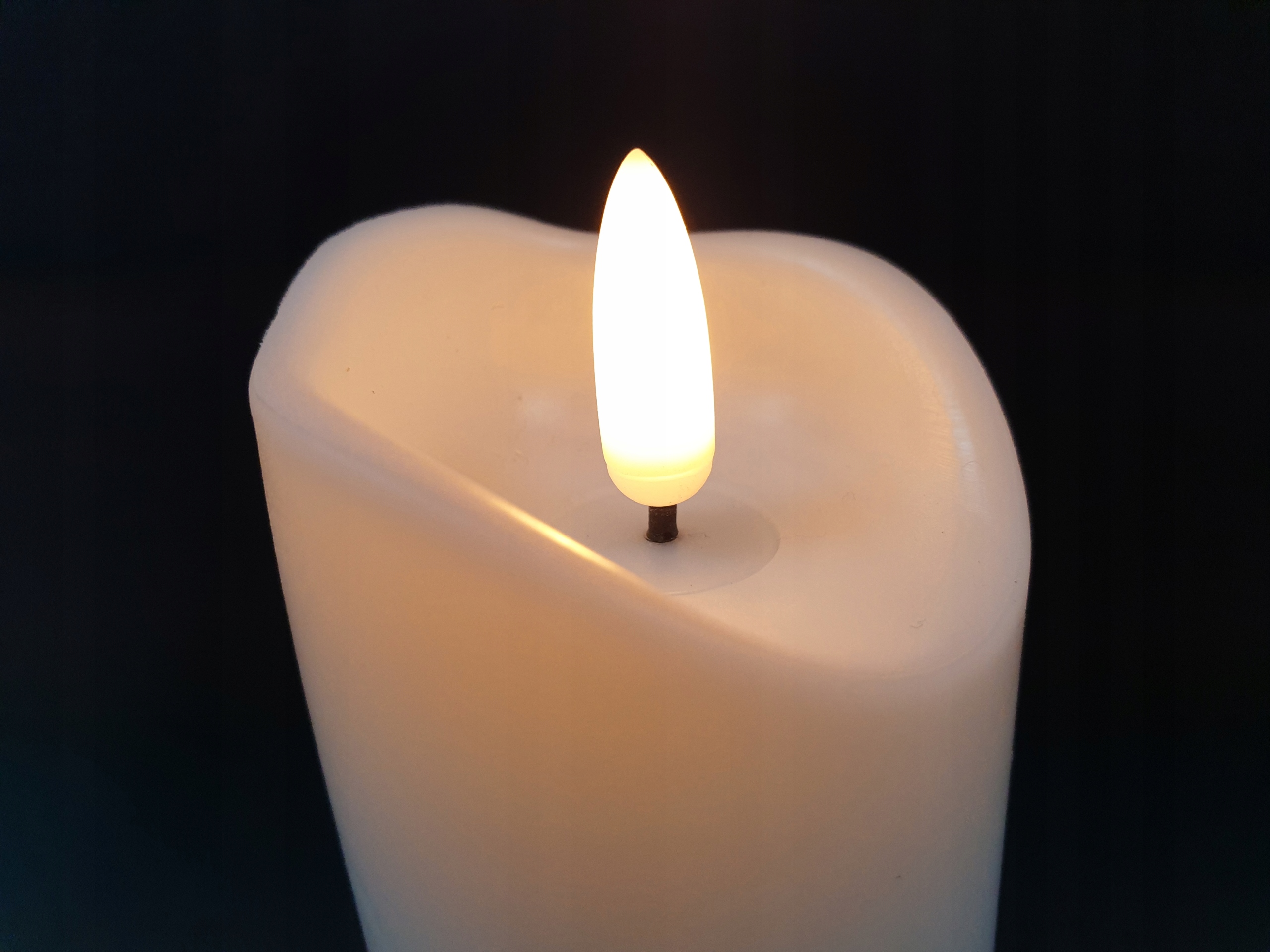 Świeca LED z efektem płomienia Cortina 12,5 cm - obrazek 3